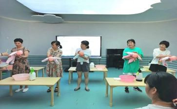 小班保育员总结个人总结5篇