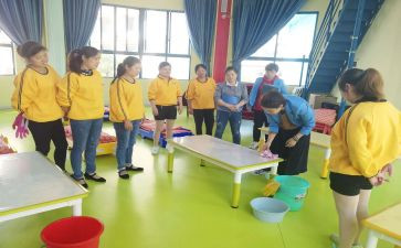 2024幼儿小班保育员月总结最新8篇