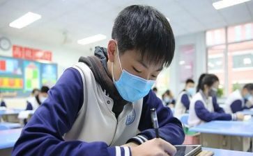初一成长类作文范文7篇