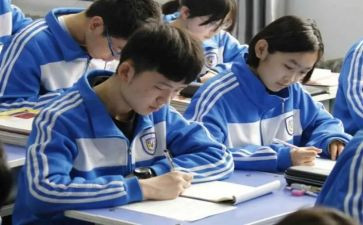 初中数学老师月工作总结8篇