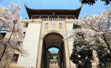 高校教师年度总结7篇