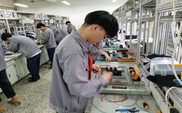 技校工作总结6篇